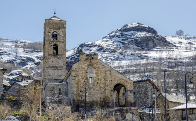 Església de la Nativitat de Durro Església de la Nativitat de Durro