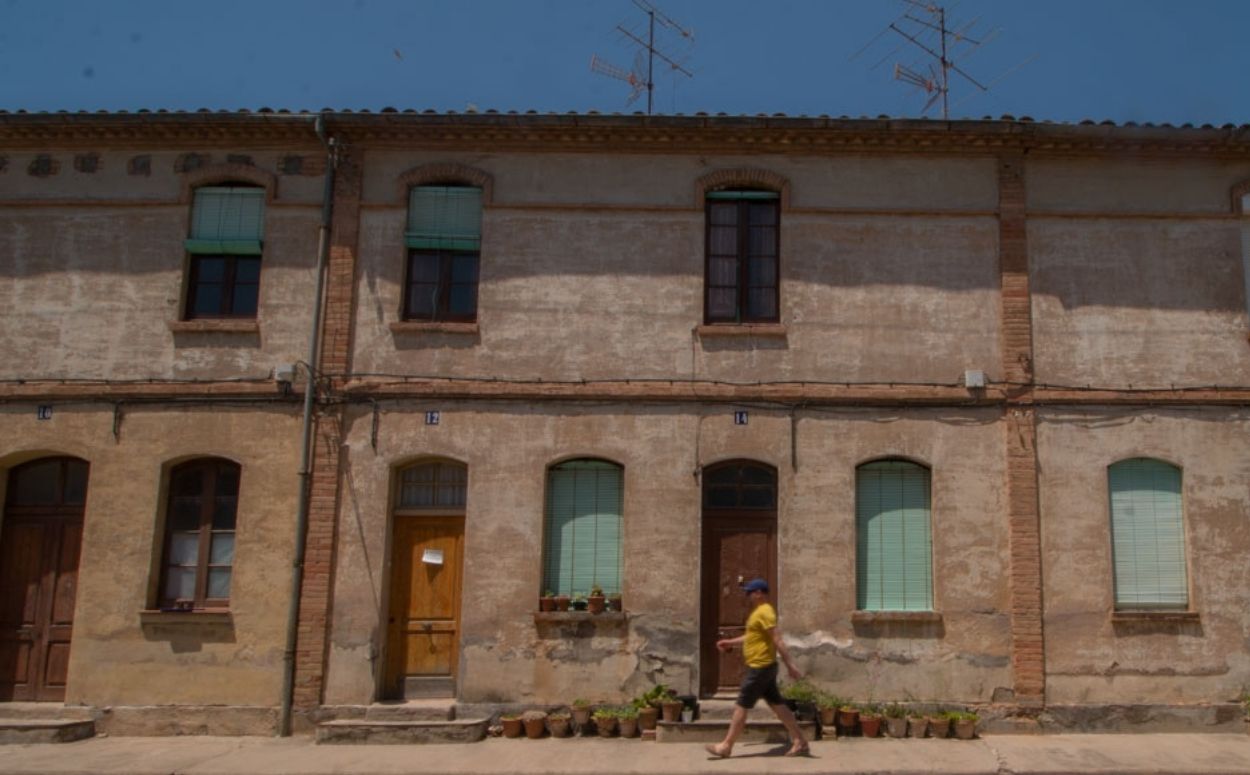 La Colònia Vidal, al Berguedà,manté els carrer intactes com a inciis del segle XX La Colònia Vidal, al Berguedà,manté els carrer intactes com a inciis del segle XX