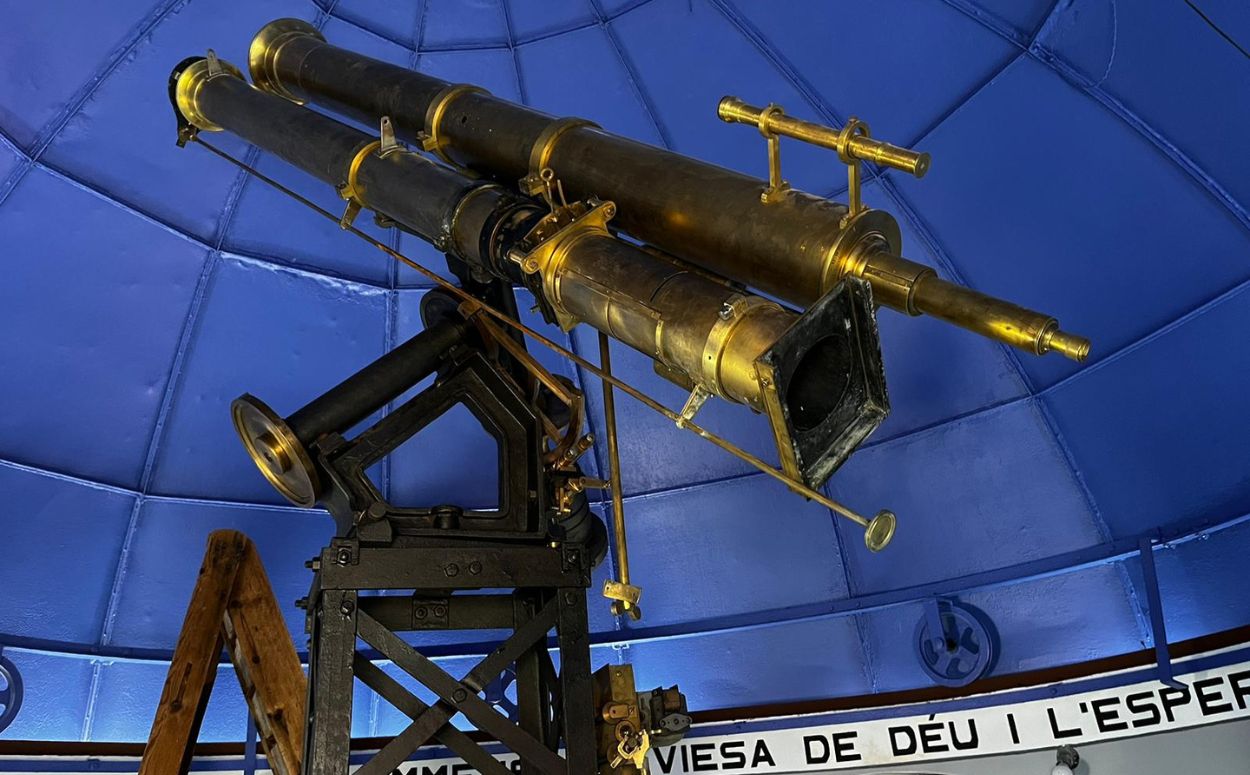 Històric telescopi que Josep Pratdesaba va adquirir de París l’any 1909