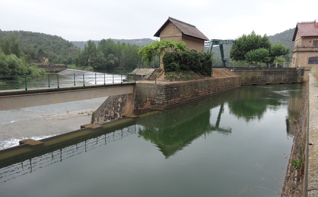 Inici del canal d'Urgell, una de les infraestructures hidràuliques més importants de Catalunya