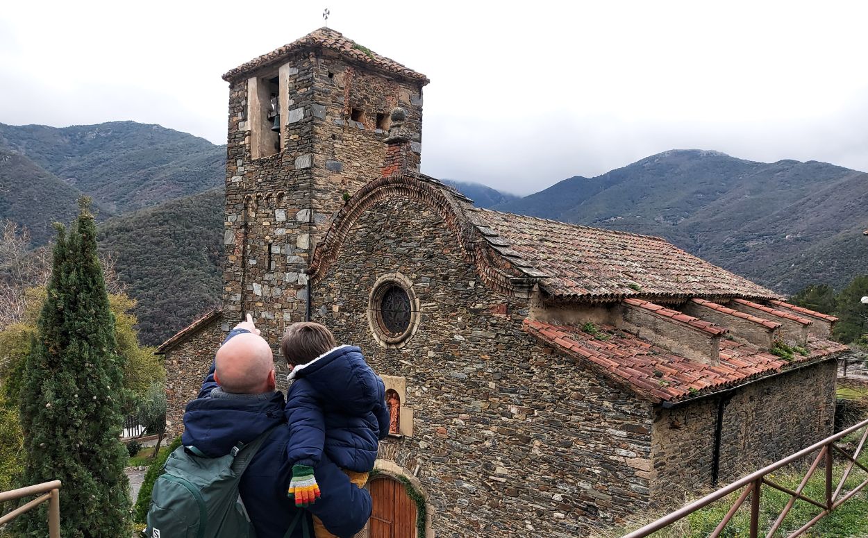 El campanar del Montseny està inclinat