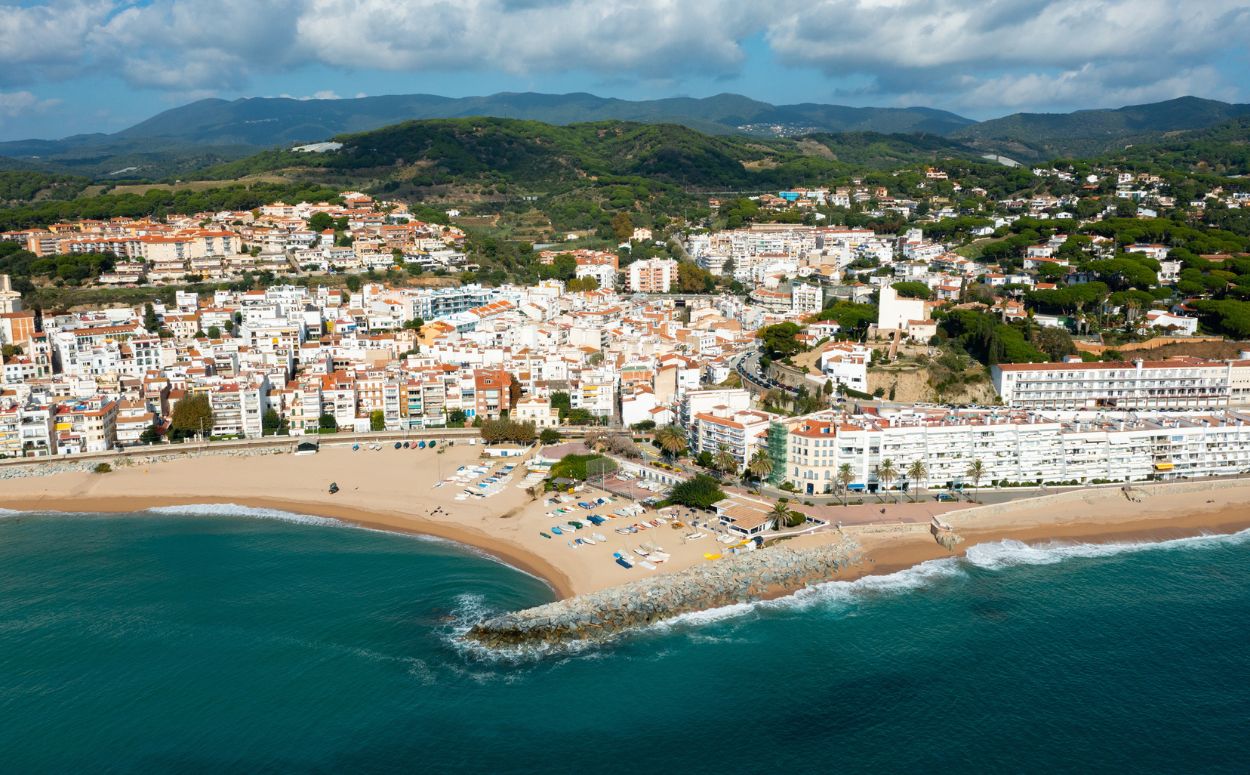 La tradició marinera de Sant Pol de Mar no defalleix gràcies als pescadors tradicionals locals. La tradició marinera de Sant Pol de Mar no defalleix gràcies als pescadors tradicionals locals.