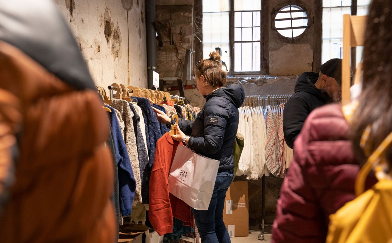 Fàbriques d’adoberia convertides en pop-up stores de moda al Rec.0 d'Igualada