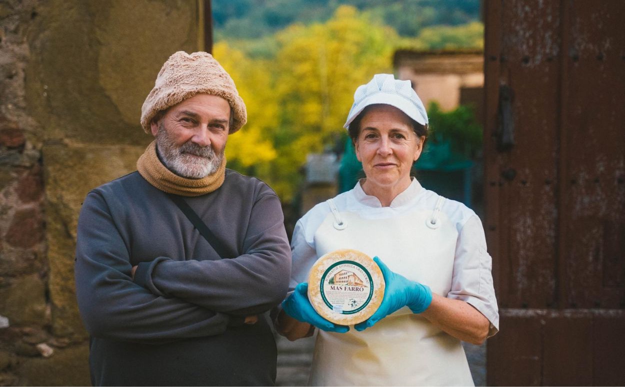 Productors de formatge d'ovella artesà Mas Farró, de la Vall de Bianya a la Garrotxa Productors de formatge d'ovella artesà Mas Farró, de la Vall de Bianya a la Garrotxa