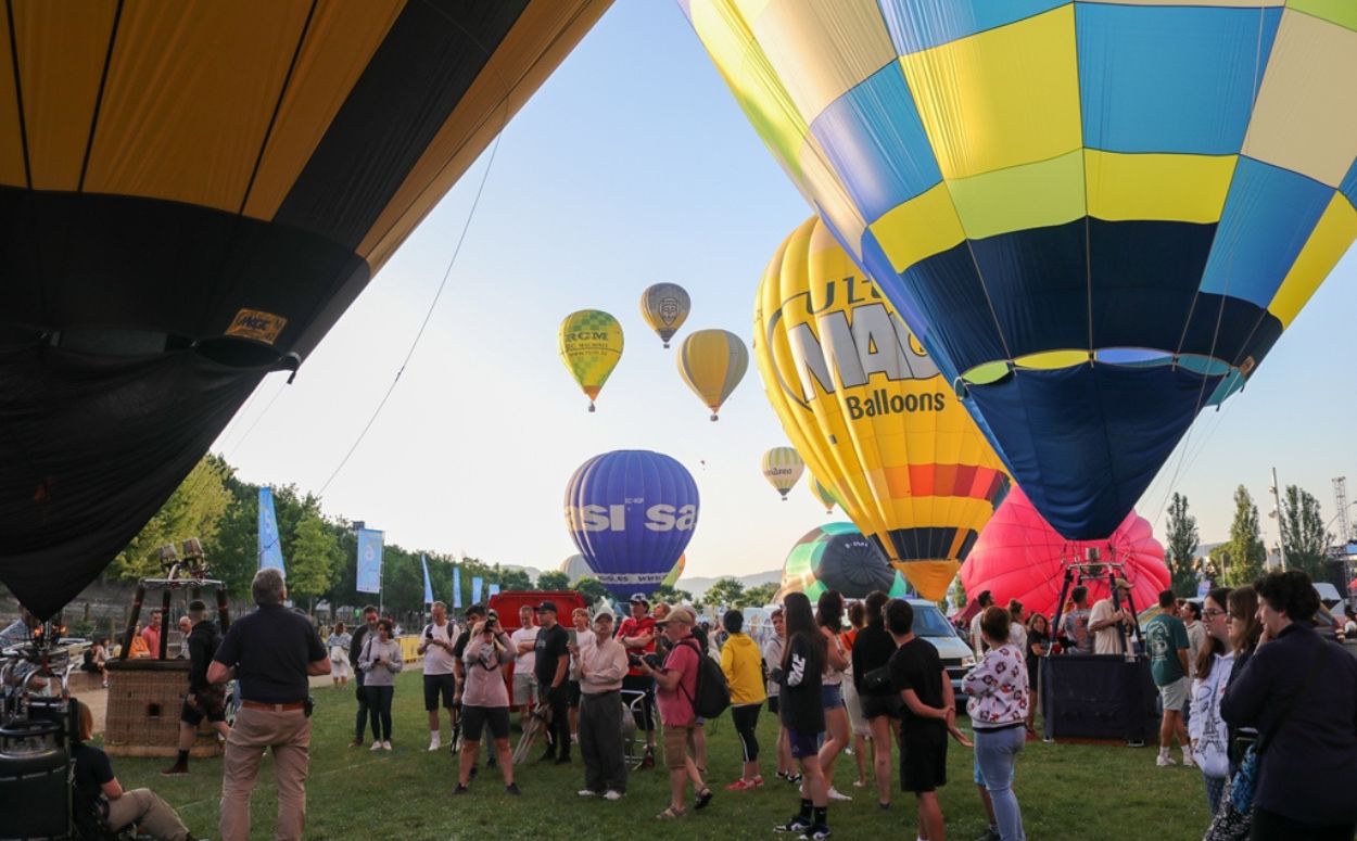 Vol en globus aerostàtic a l'European Balloon Festival d'Igualada Vol en globus aerostàtic a l'European Balloon Festival d'Igualada