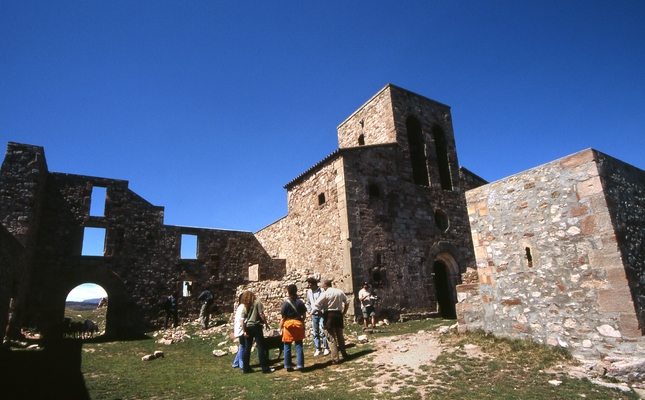 Pujada al turó de Tagamanent - Presidit pel turó de Tagamanent, el Parc Etnològic del mateix nom és tota una descoberta dins del Parc Natural del Montseny. La caminada passa per la Calma i arriba a la masia de Ca l'Agustí, on es pot descobrir com es vivia al segle XVIII. Pujada al turó de Tagamanent - Presidit pel turó de Tagamanent, el Parc Etnològic del mateix nom és tota una descoberta dins del Parc Natural del Montseny. La caminada passa per la Calma i arriba a la masia de Ca l'Agustí, on es pot descobrir com es vivia al segle XVIII.