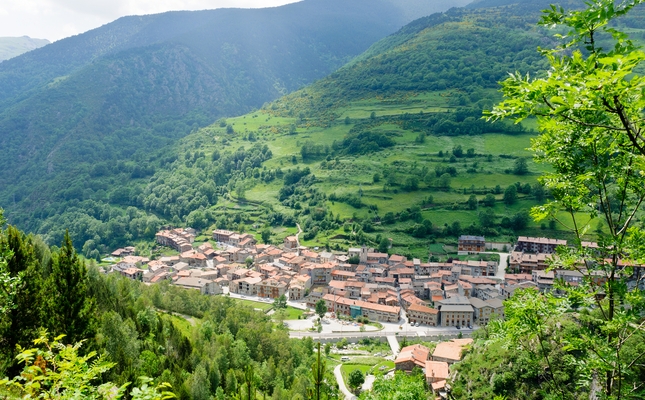 Boniques vistes sobre la vall de Camprodon des del camí que comunica Setcases i Tregurà de Dalt