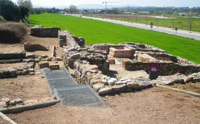 El patrimoni i les tradicions de la Garriga - El municipi, travessat pel riu Congost, entre el Vallès i la plana de Vic i al peu del Parc Natural del Montseny, és conegut per les aigües termals (superiors als 60º C), pel conjunt modernista d’estiueig, per la indústria del moble i per les catifes del Corpus. Us ho expliquem en una ruta que ressegueix el patrimoni del poble.