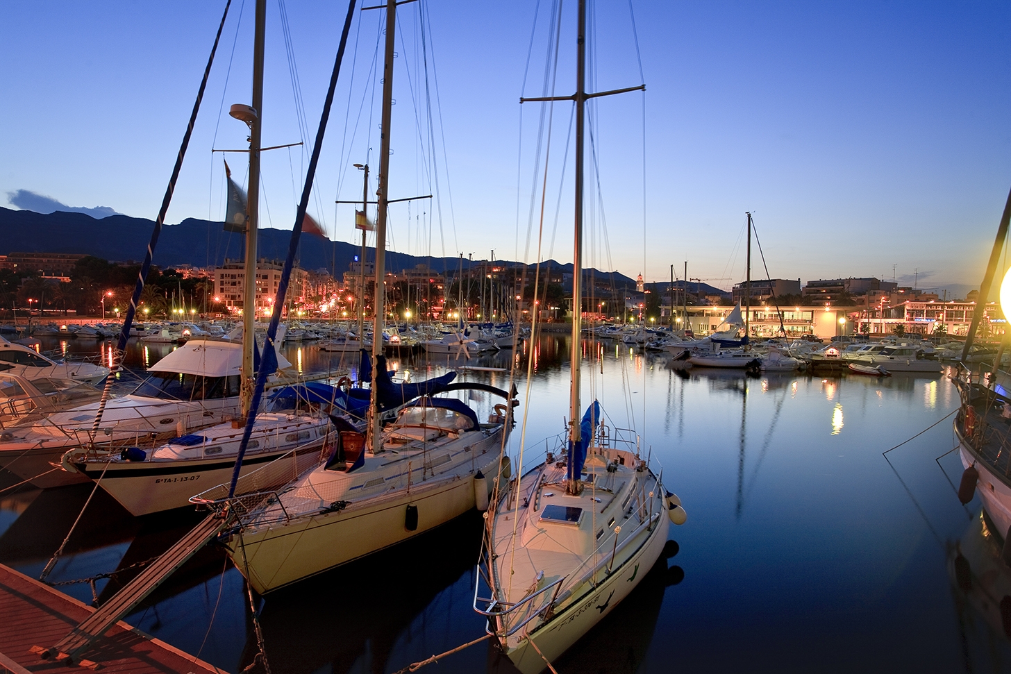 El port de Sant Carles de la Ràpita és un dels més rellevants del país pel que fa al volum de captures pesqueres.