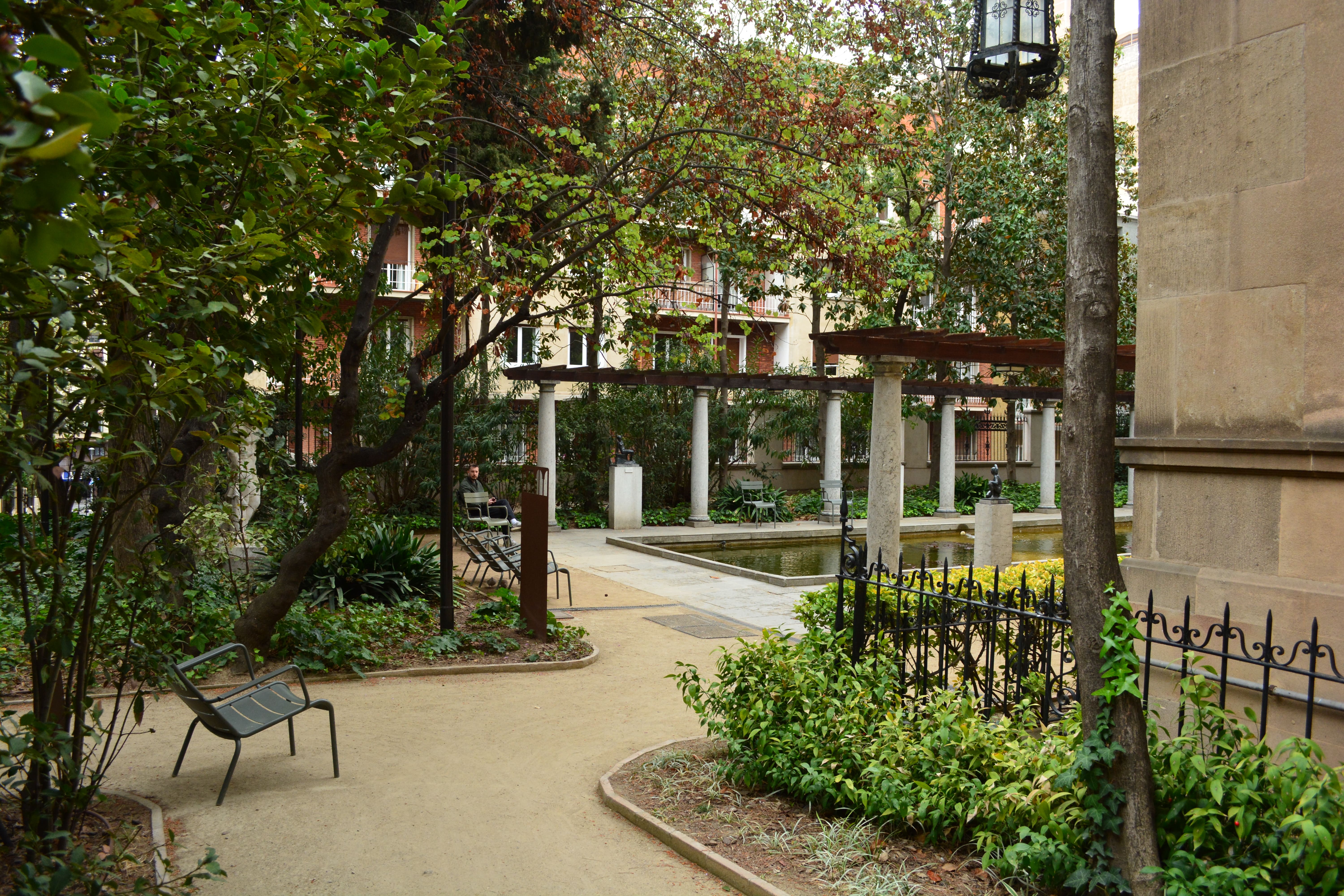 Jardí de la Fundació Julio Muñoz Ramonet a Sant Gervasi Jardí de la Fundació Julio Muñoz Ramonet a Sant Gervasi