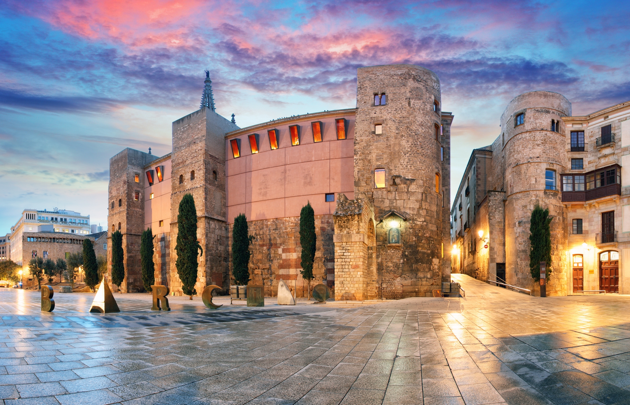 La plaça de la Catedral, al barri Gòtic de Barcelona La plaça de la Catedral, al barri Gòtic de Barcelona