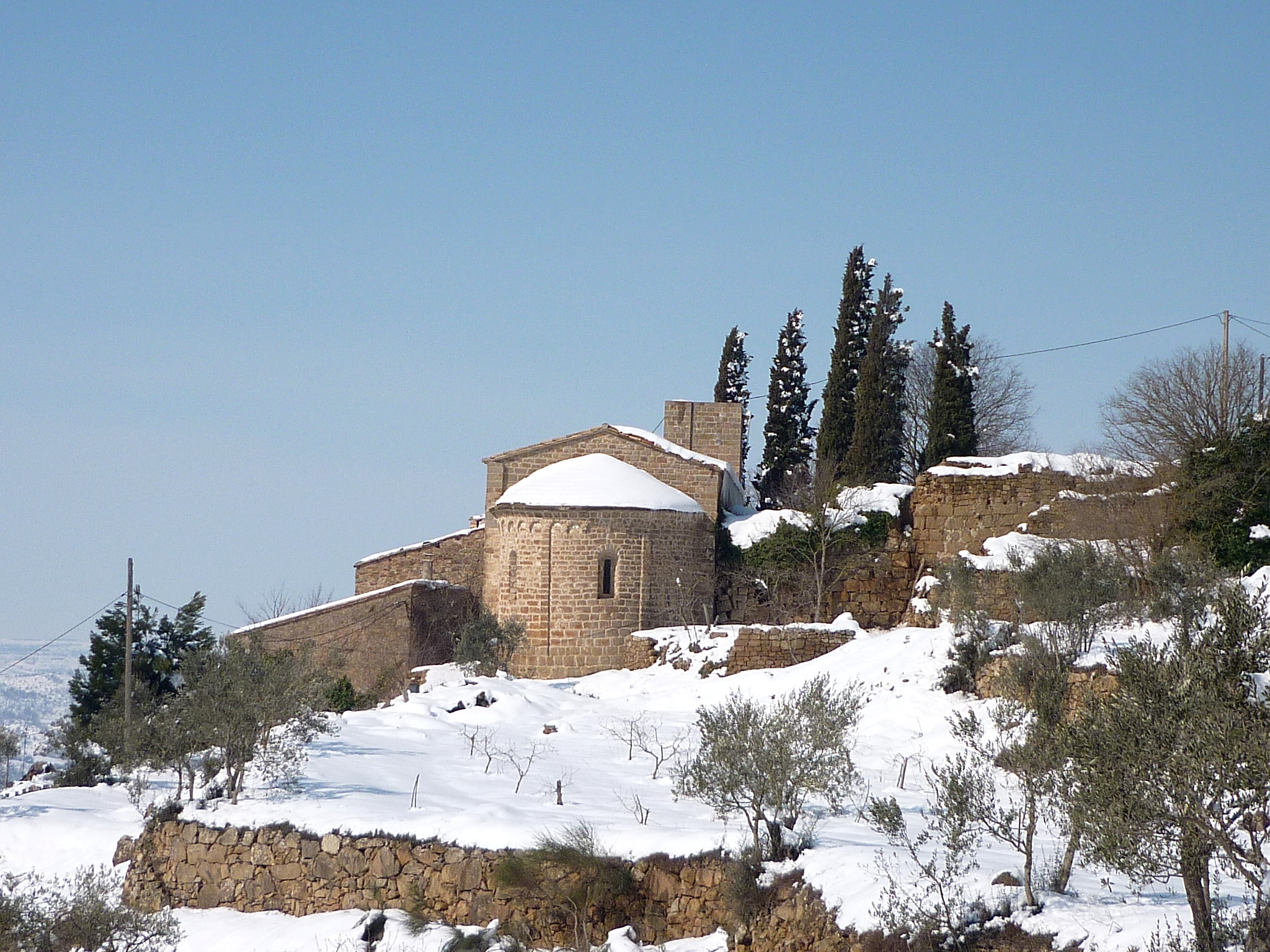 Santa Maria de l'Aguda és al punt més elevat de Torà