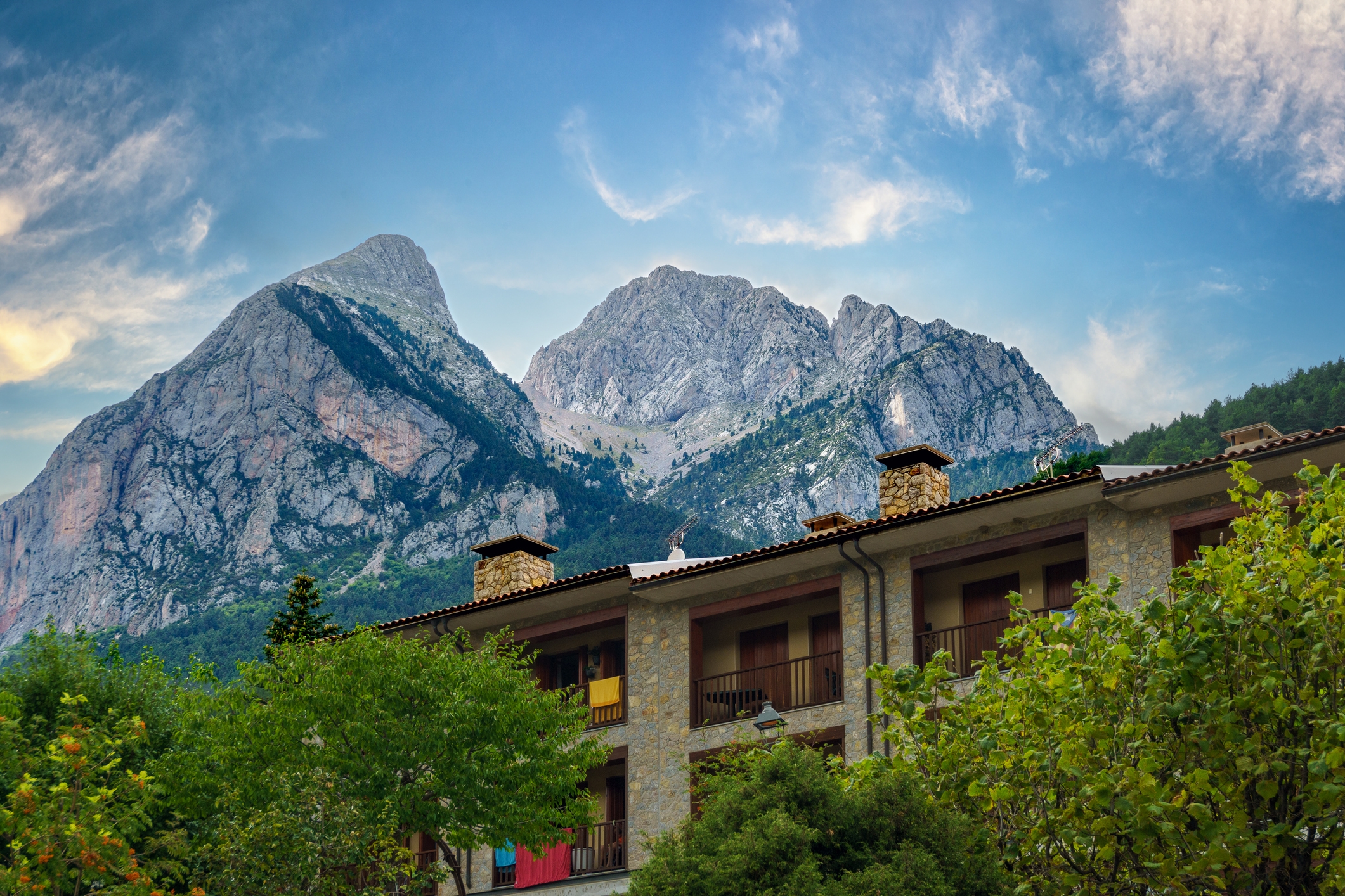 El Pedraforca, ubicat entre els pobles de Saldes i Gósol El Pedraforca, ubicat entre els pobles de Saldes i Gósol