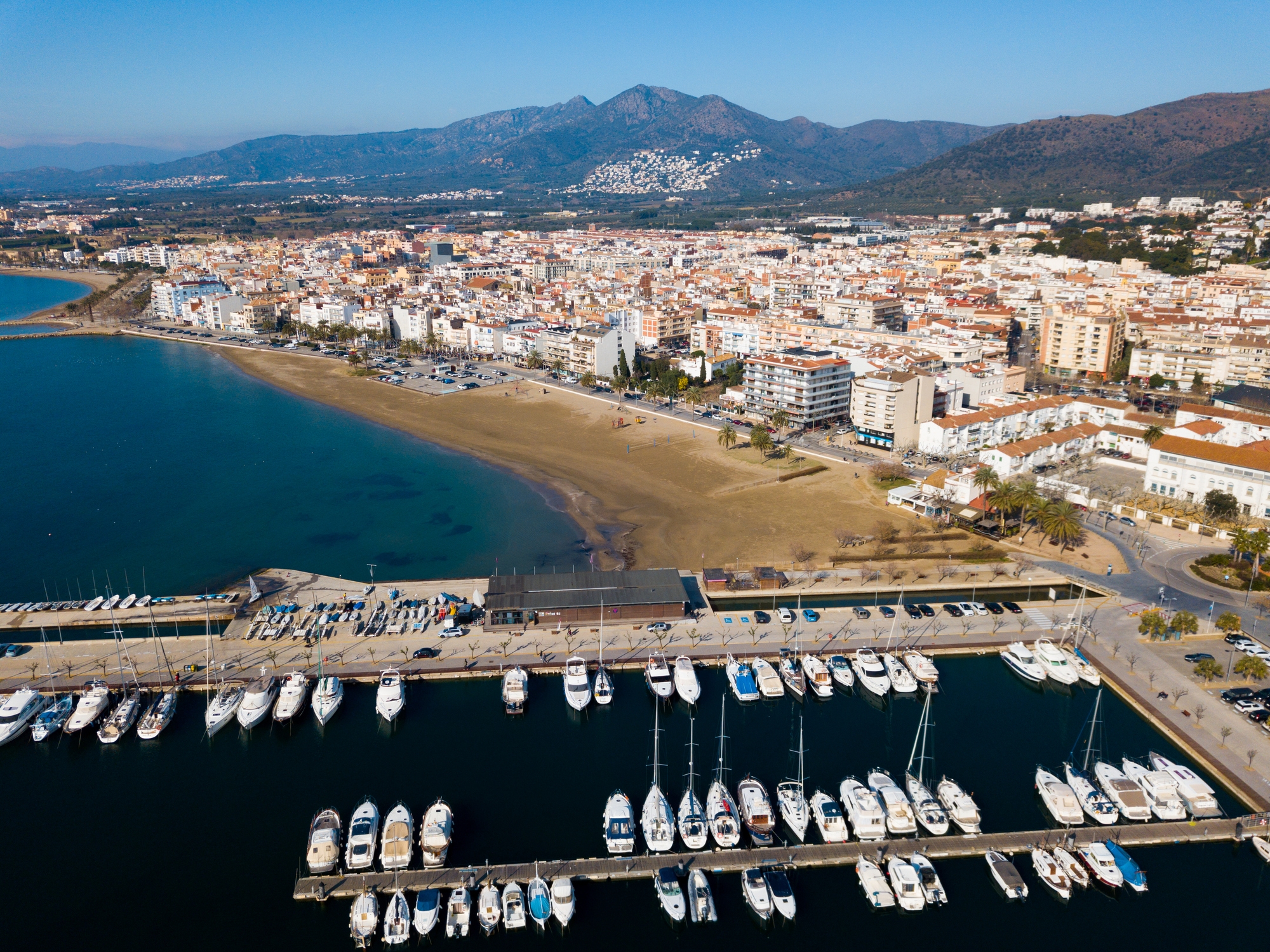 Vista aèria del port de Roses