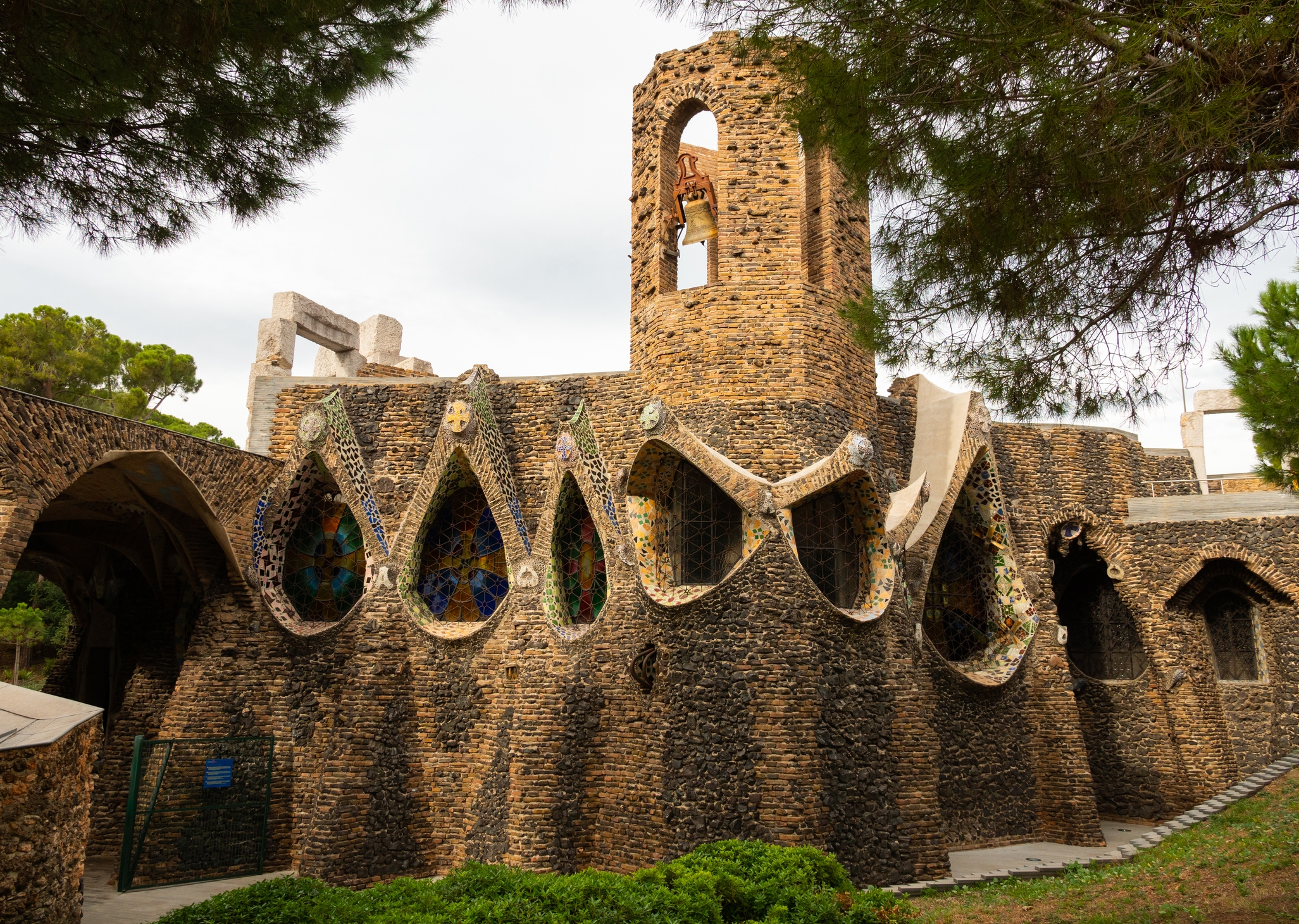 Cripta de la Colònia Güell a Santa Coloma de Cervelló Cripta de la Colònia Güell a Santa Coloma de Cervelló