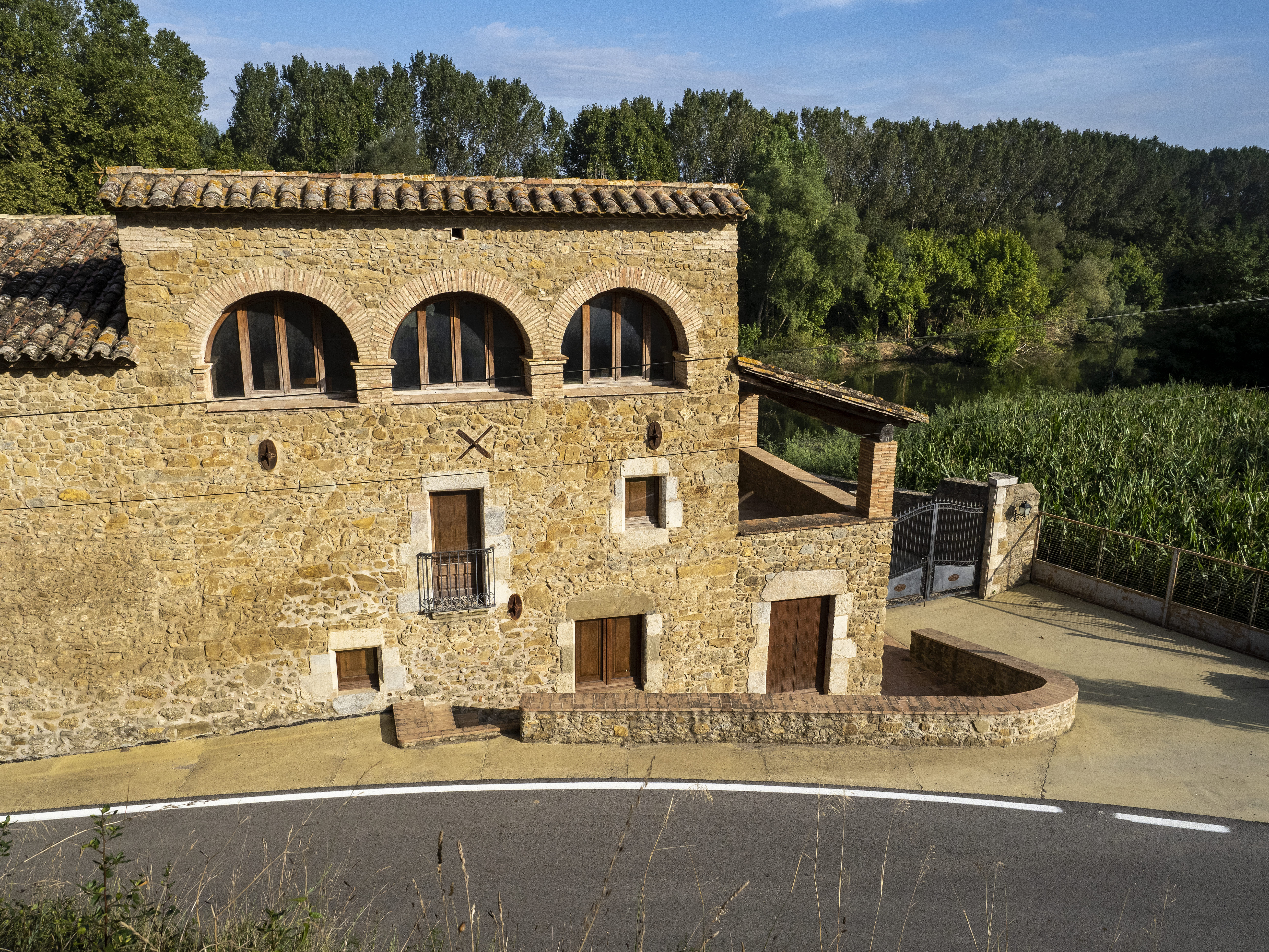 Casa el Molí de la barca a Flaçà Casa el Molí de la barca a Flaçà