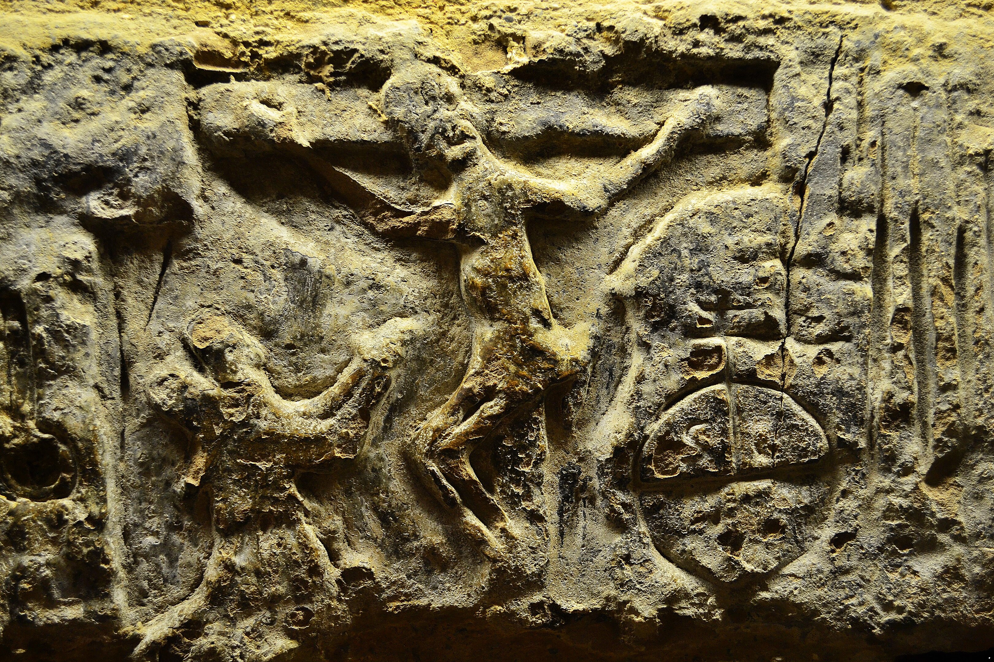 Detalls dels grafits de la cambra de la Morra, la presó de la Paeria Detalls dels grafits de la cambra de la Morra, la presó de la Paeria