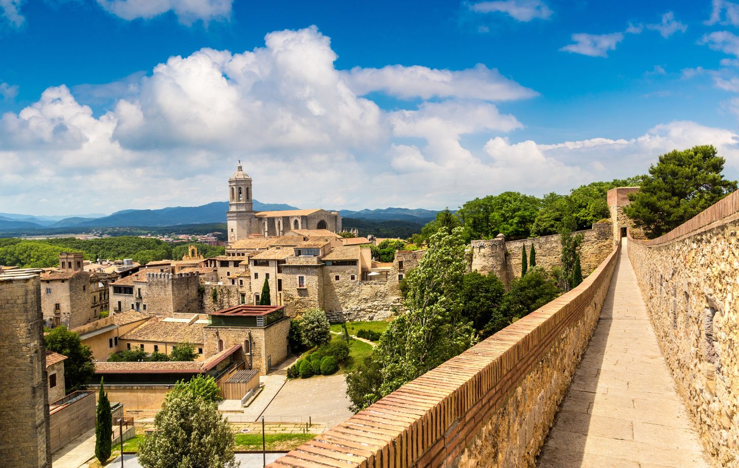 La catedral de Girona és segurament l’edifici més icònic del nucli La catedral de Girona és segurament l’edifici més icònic del nucli