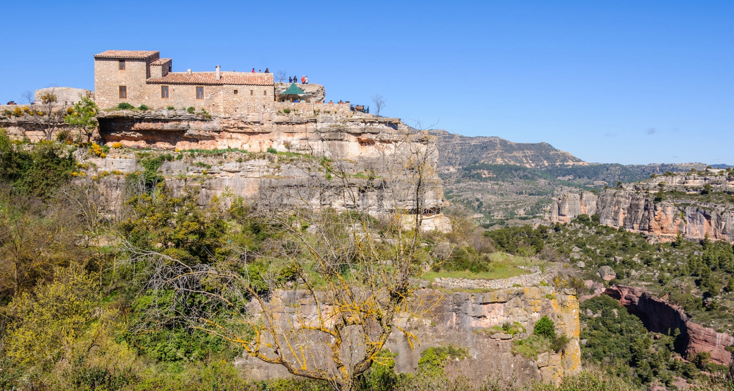 La serra Major i la Roca Corbatera, des de Siurana La serra Major i la Roca Corbatera, des de Siurana