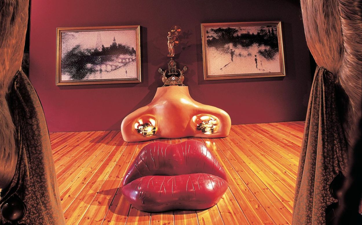 Sala Mae West al Teatre-Museu Dalí de Figueres, a la Costa Brava Sala Mae West al Teatre-Museu Dalí de Figueres, a la Costa Brava