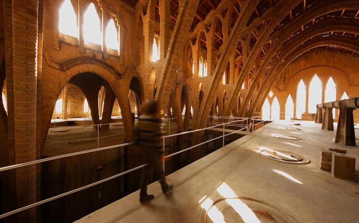 Celler cooperatiu de Pinell de Brai, una de les Catedrals del Vi de Terres de l’Ebre Celler cooperatiu de Pinell de Brai, una de les Catedrals del Vi de Terres de l’Ebre