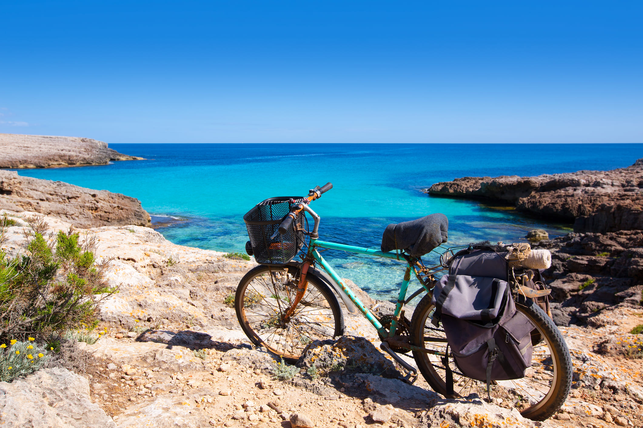 L’illa proposa un seguit de rutes senyalitzades per recórrer tot pedalant