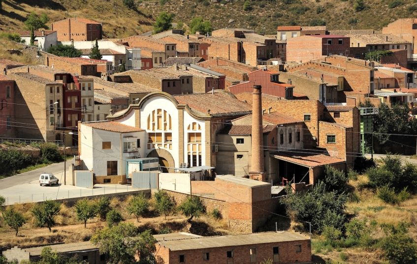 Soleràs és un dels lloc emblemàtics del Modernisme a les Garrigues, on Cèsar Martinell va construir les cooperatives.