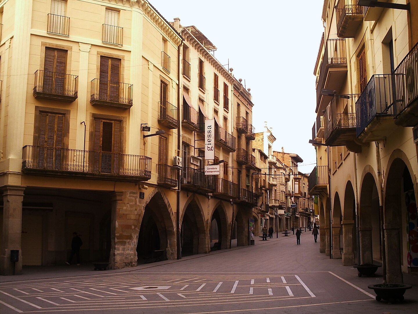 Els porxos del carrer del Carme, a Tàrrega
