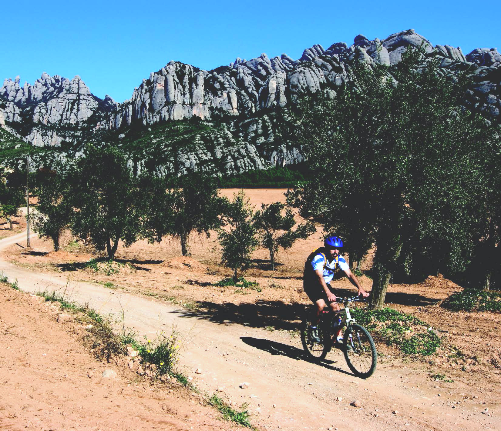 Pedalem entre Collbató i el Bruc.