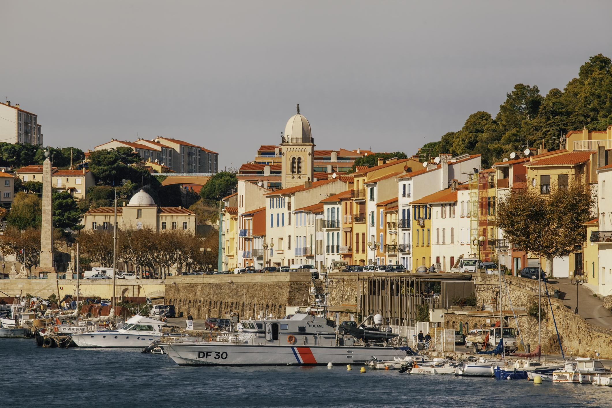 Portvendres té l'encant dels petits pobles pesquers de cases pintades