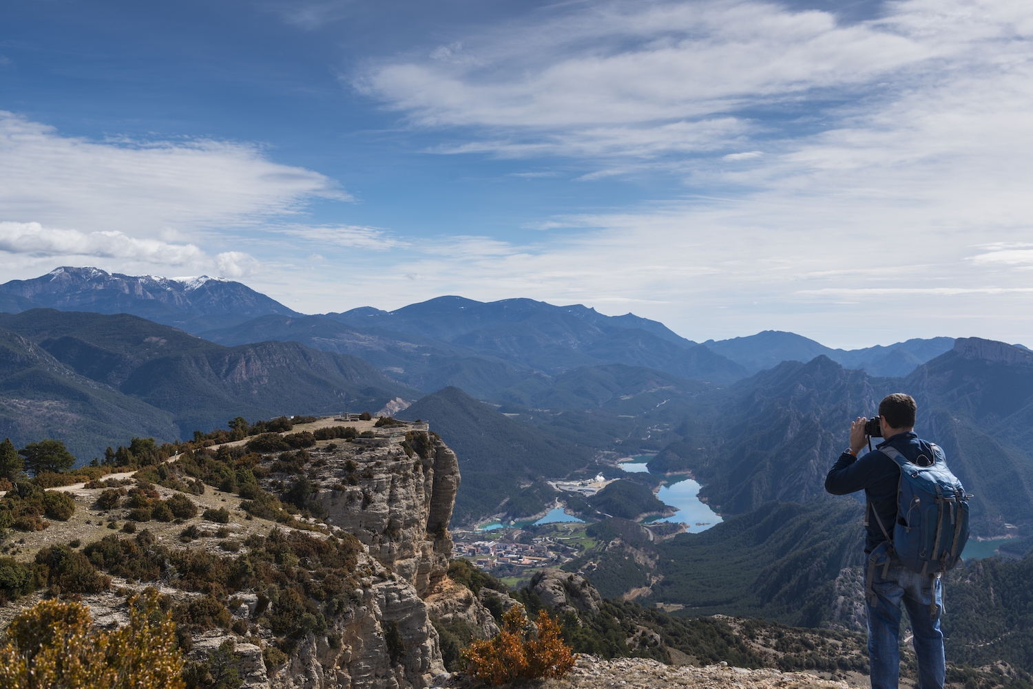 Des del mirador de la creu del Codó es poden obtenir unes vistes privilegiades de la comarca