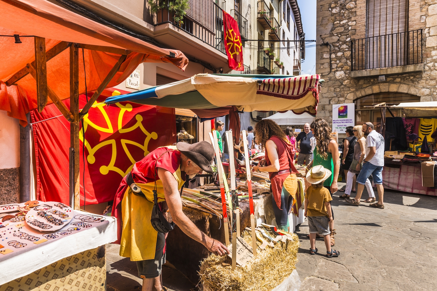 Paradetes de la Fira Occitanocàtara de la vall de Lord, que es fa al juliol a Sant Llorenç de Morunys