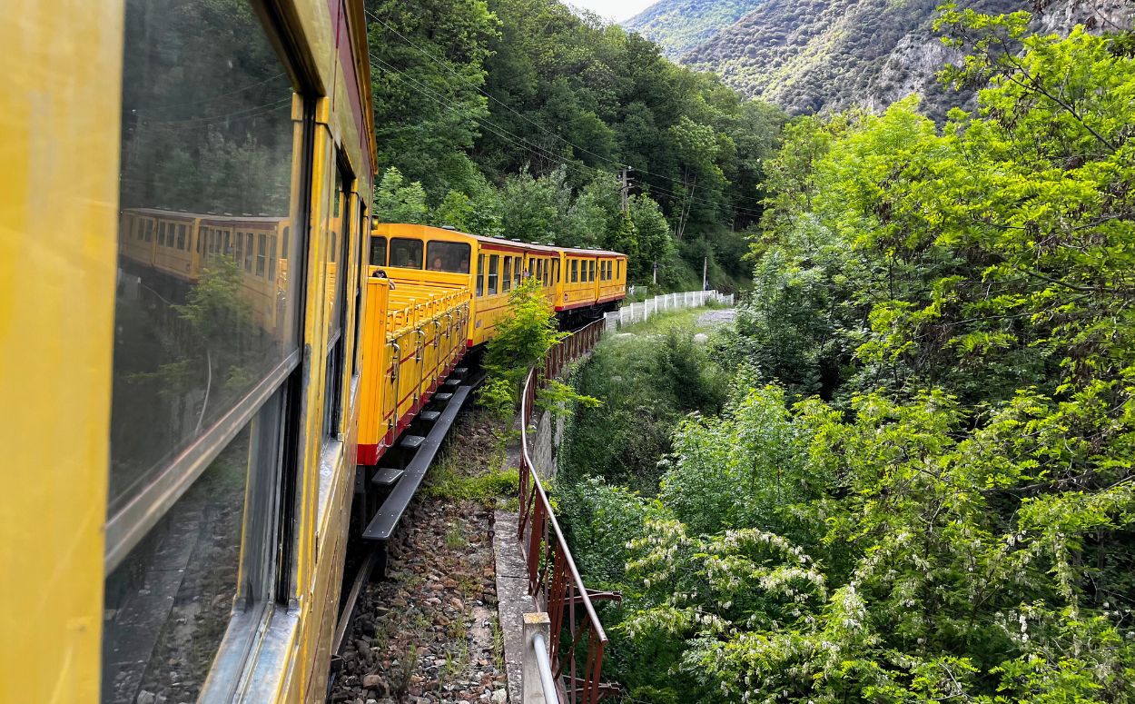 El Tren Groc és l'emblema del Conflent El Tren Groc és l'emblema del Conflent