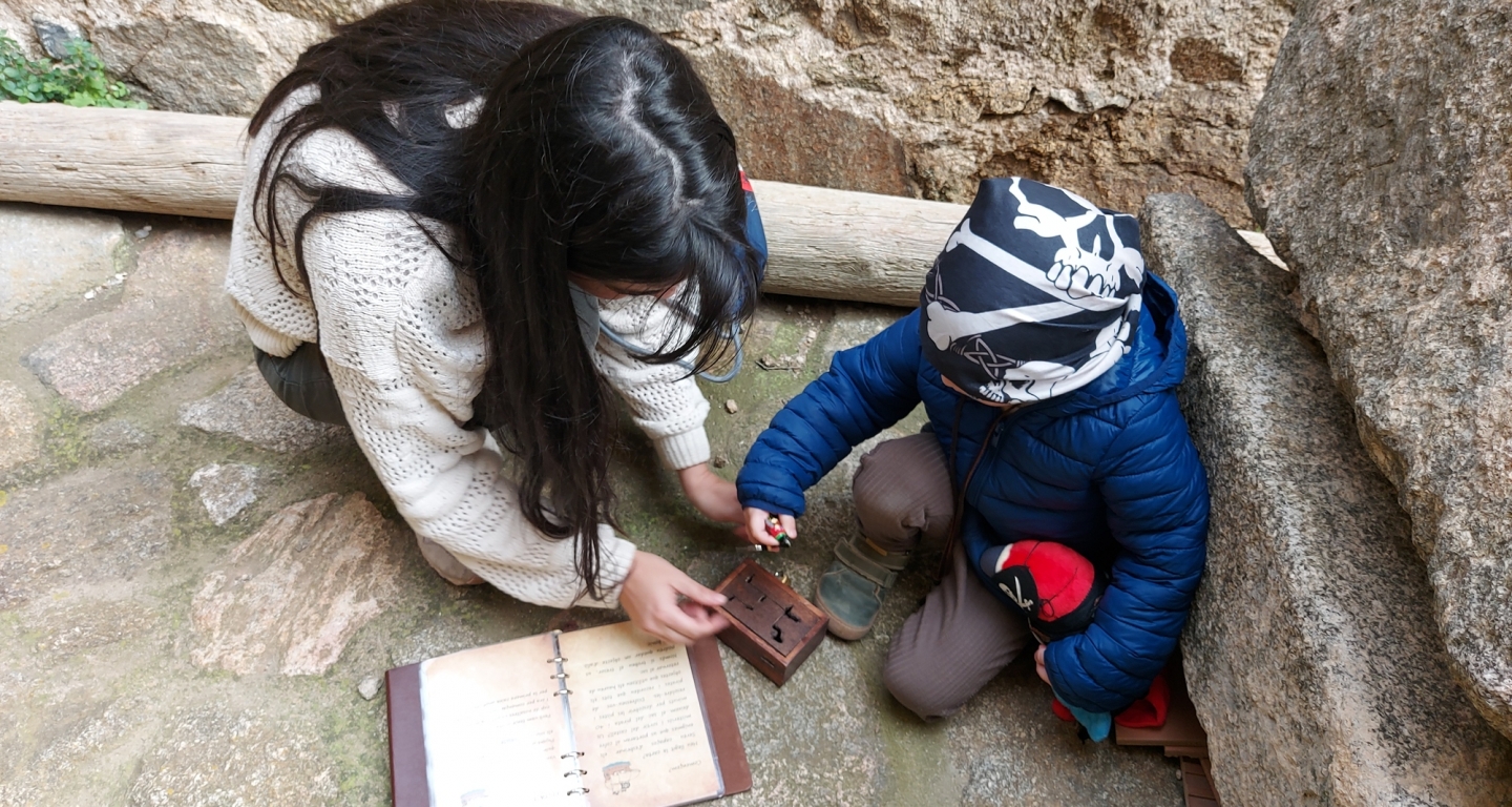 L'Escape Kids Pirata ens porta a descobrir totes les estances del castell de la Trinitat de Roses L'Escape Kids Pirata ens porta a descobrir totes les estances del castell de la Trinitat de Roses