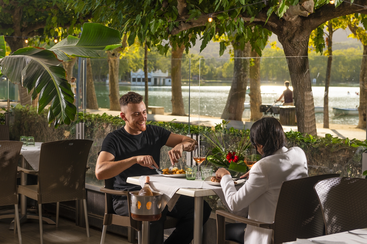Les terrasses amb vista a l’Estany són una de les zones més emblemàtiques on poder gaudir de la gastronomia a Banyoles