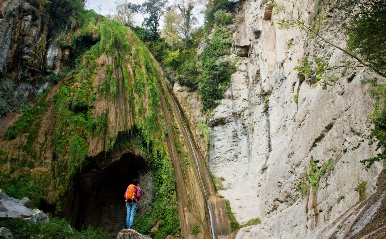 Espectacular Salt del Mir, de 25 metres d'alçària, Espectacular Salt del Mir, de 25 metres d'alçària,