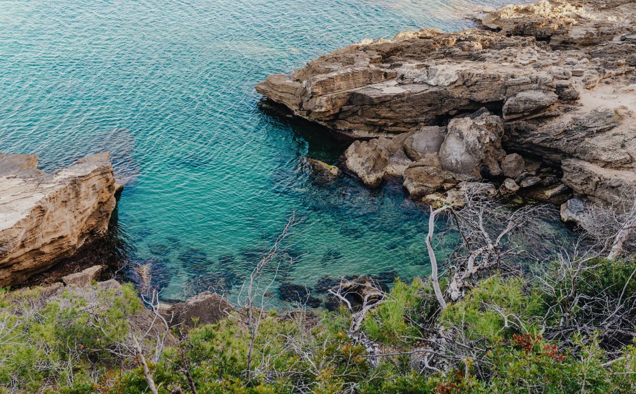 Cala d'aigua cristal·lina al Perelló Cala d'aigua cristal·lina al Perelló