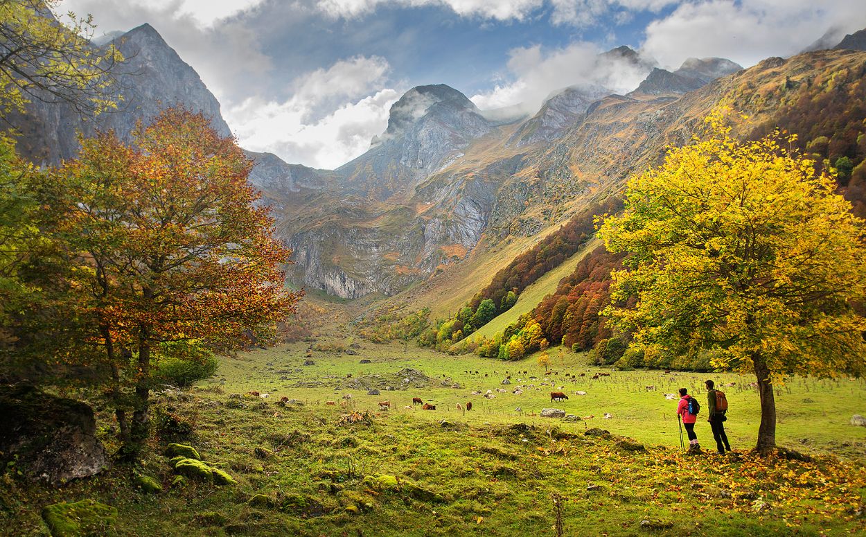 La Vall de l'Artiga de Lin, a la Val d'Aran, es tenyeix de mil colors durant la tardor.