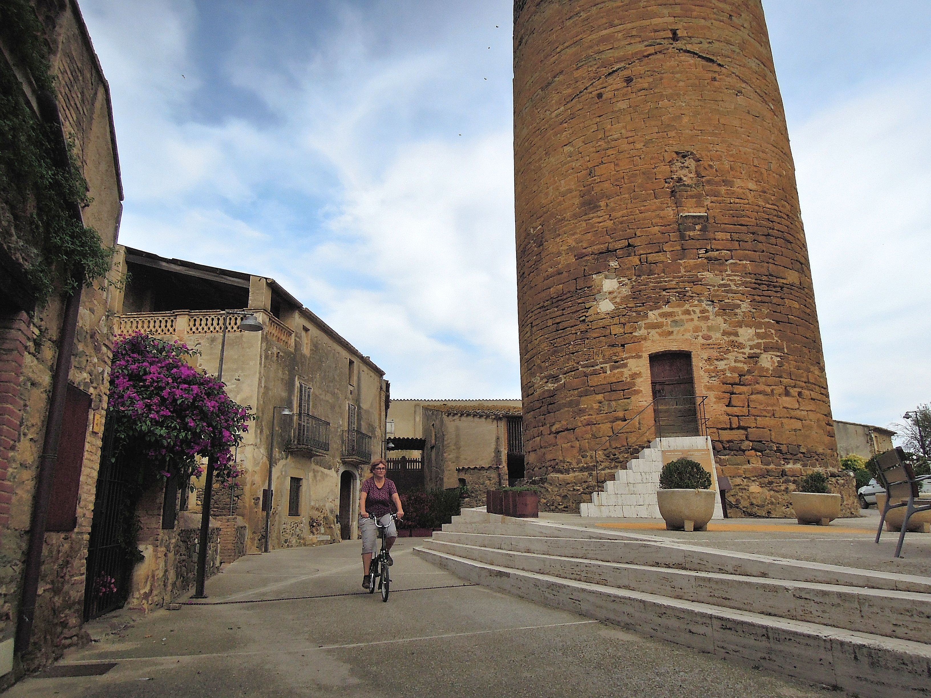L’Empordà medieval al peu de les Gavarres