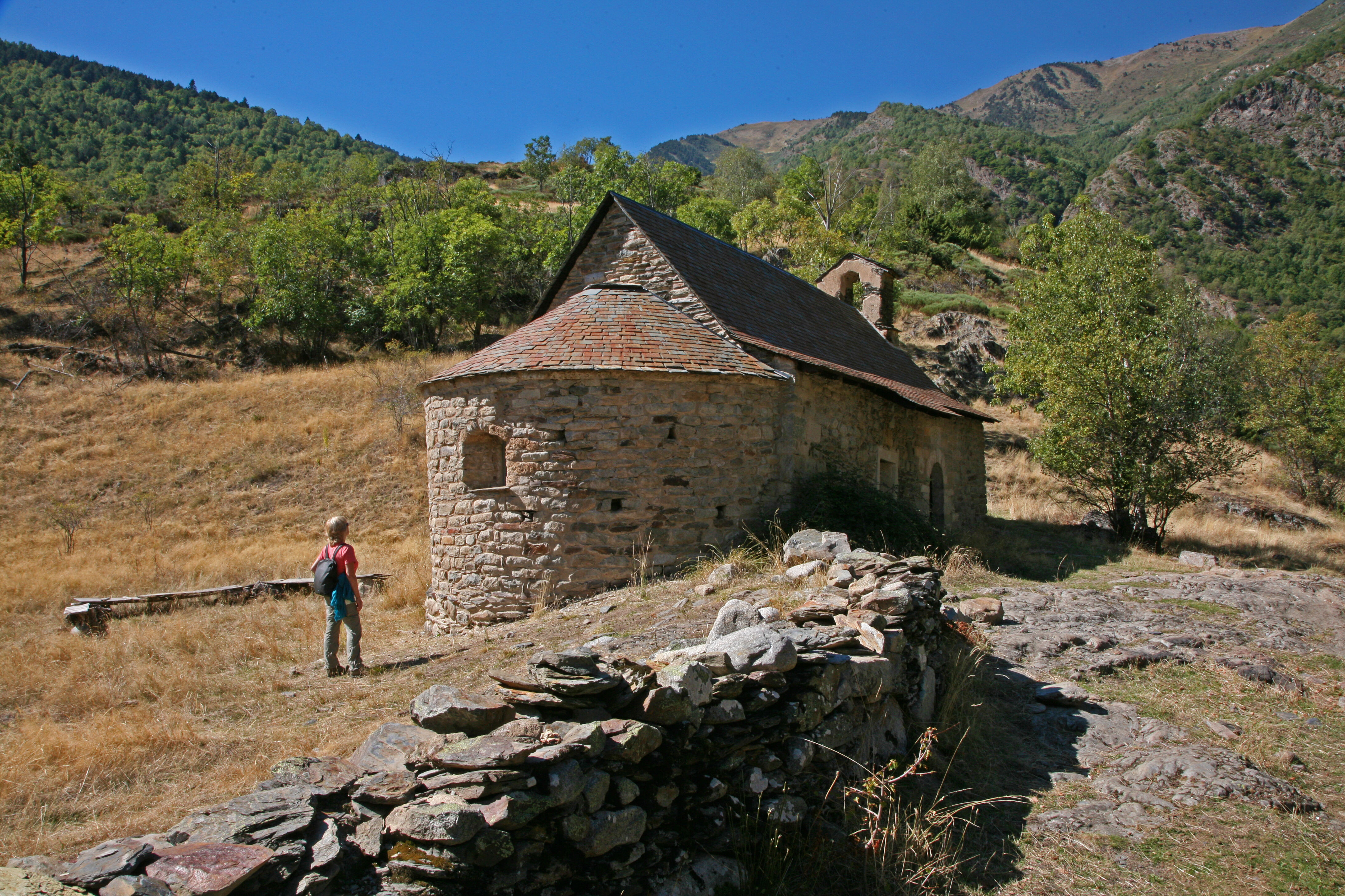 Cap a l’ermita de la Mare de Déu de les Neus.