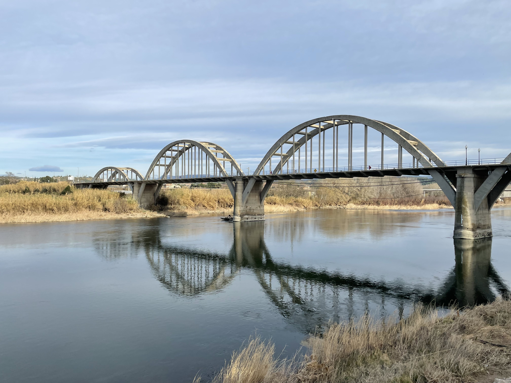 Aquest pont va ser bombardejat durant la Guerra Civil Espanyola, que va marcar la història de Móra d'Ebre