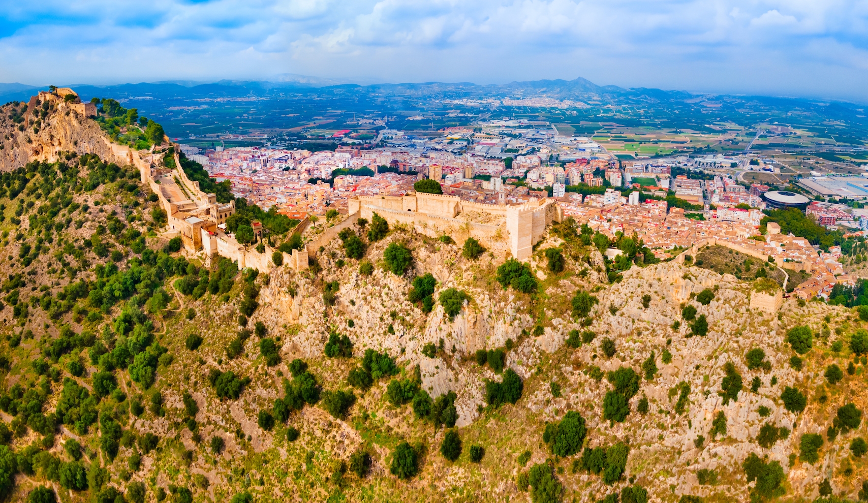 El castell de Xàtiva és un dels punts amb més interès i a la vegada serveix de mirador de la ciutat El castell de Xàtiva és un dels punts amb més interès i a la vegada serveix de mirador de la ciutat