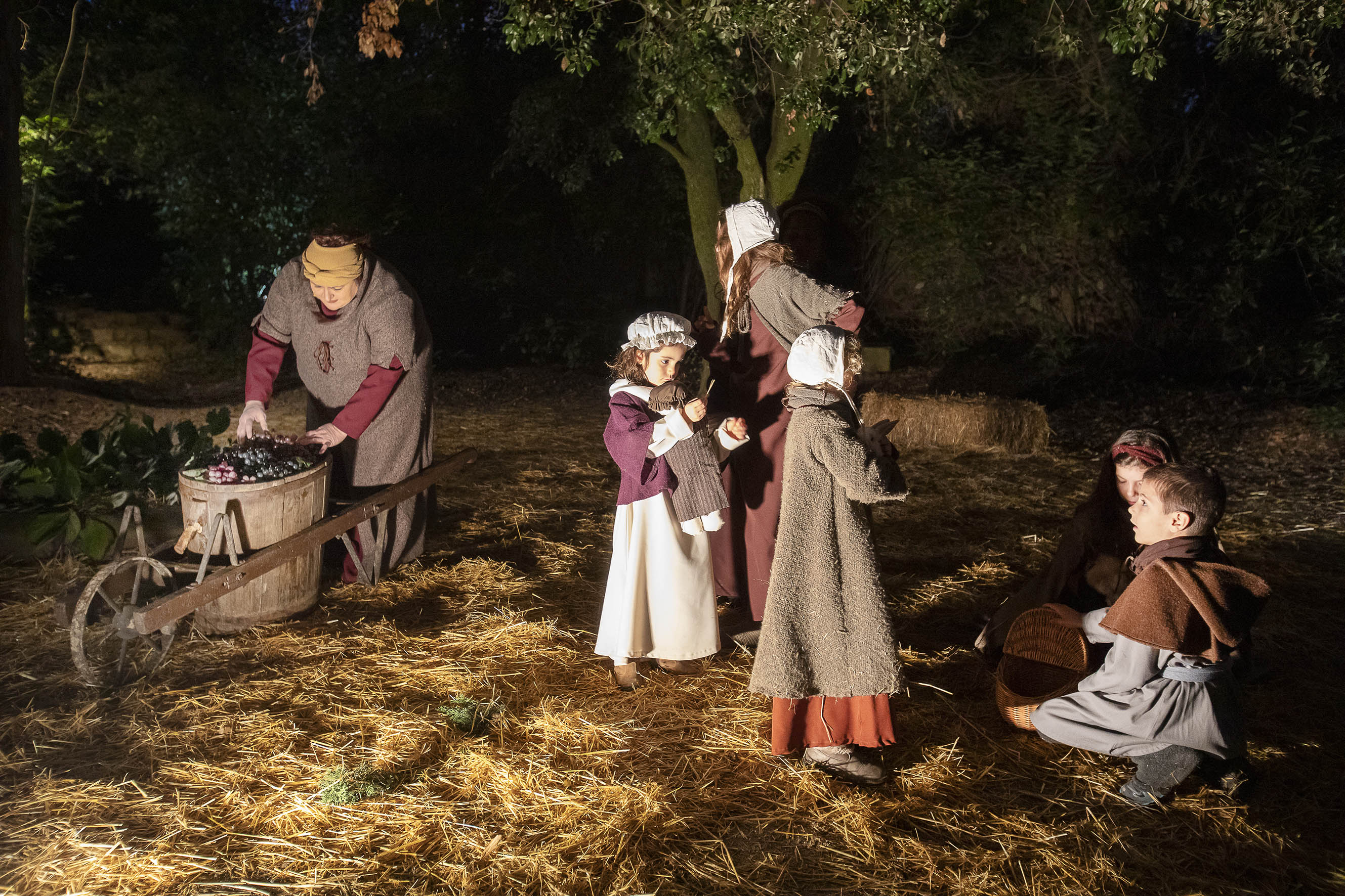 Escena del Pessebre Vivent de Món Sant Benet