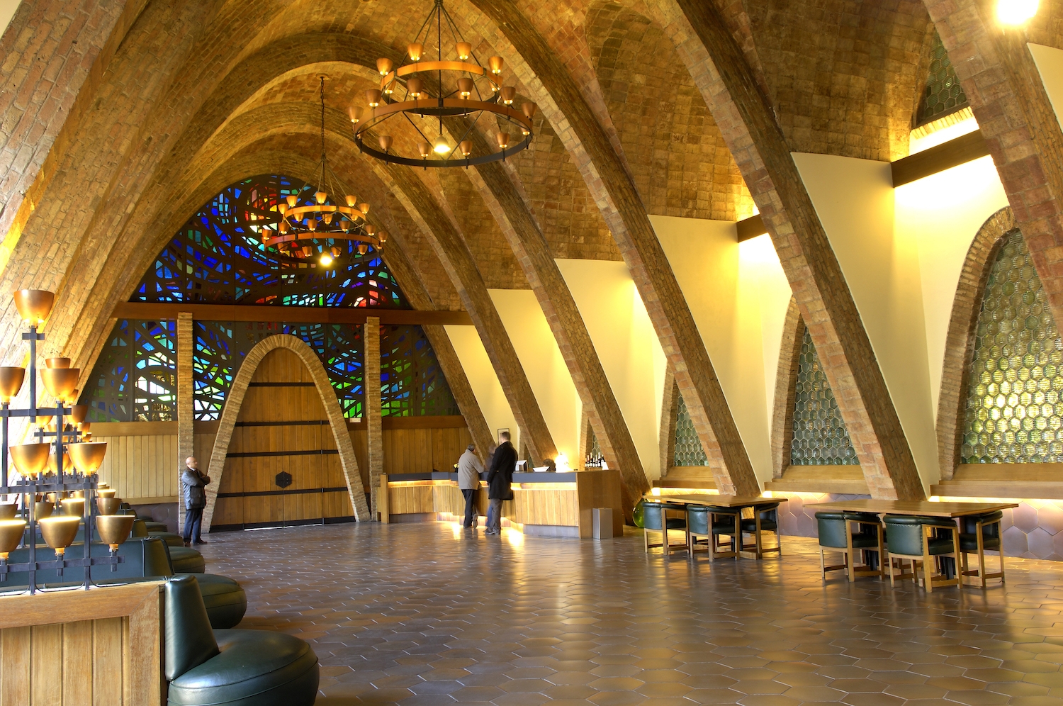El celler Codorniu és una de les grans obres de Puig i Cadafalch El celler Codorniu és una de les grans obres de Puig i Cadafalch