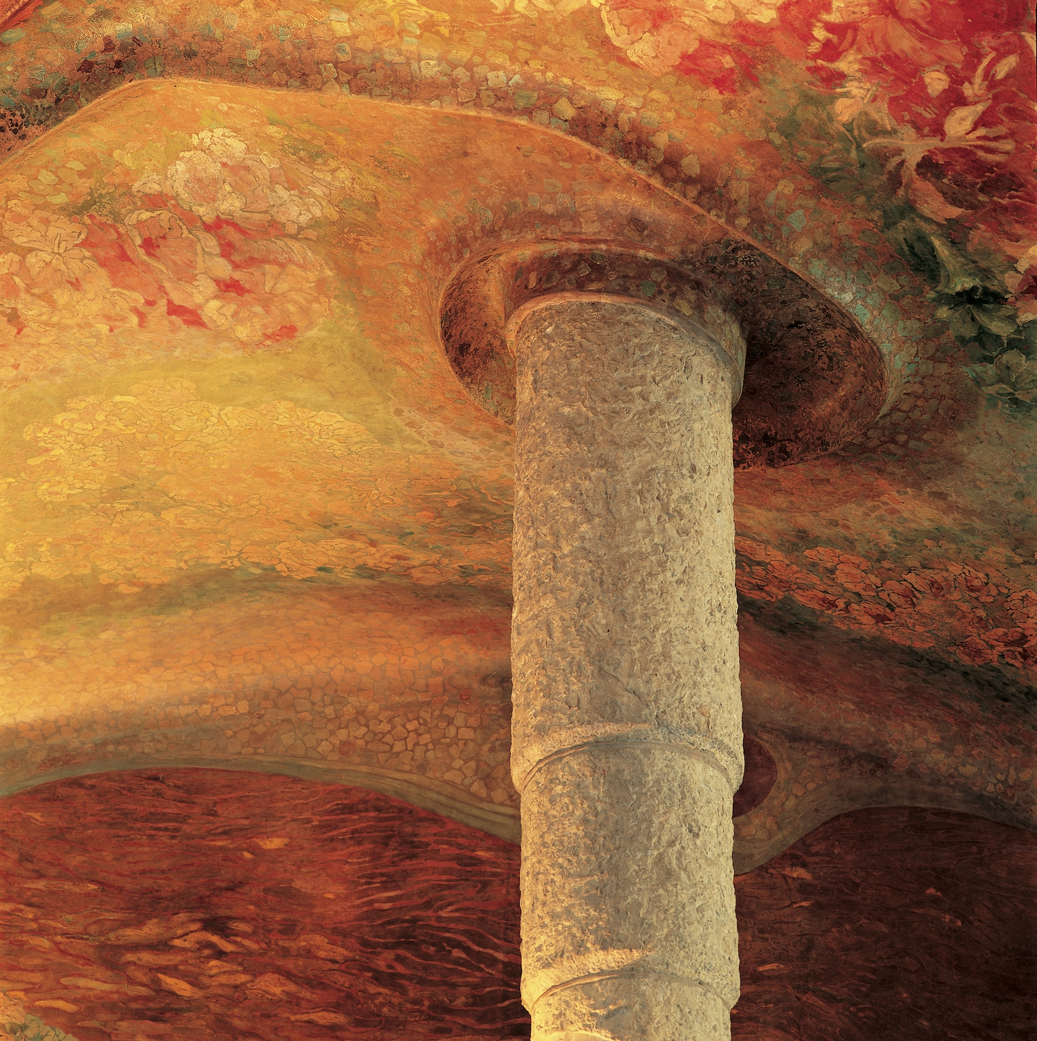 Les columnes del vestíbul de la Pedrera semblen sorgir d'una espiral