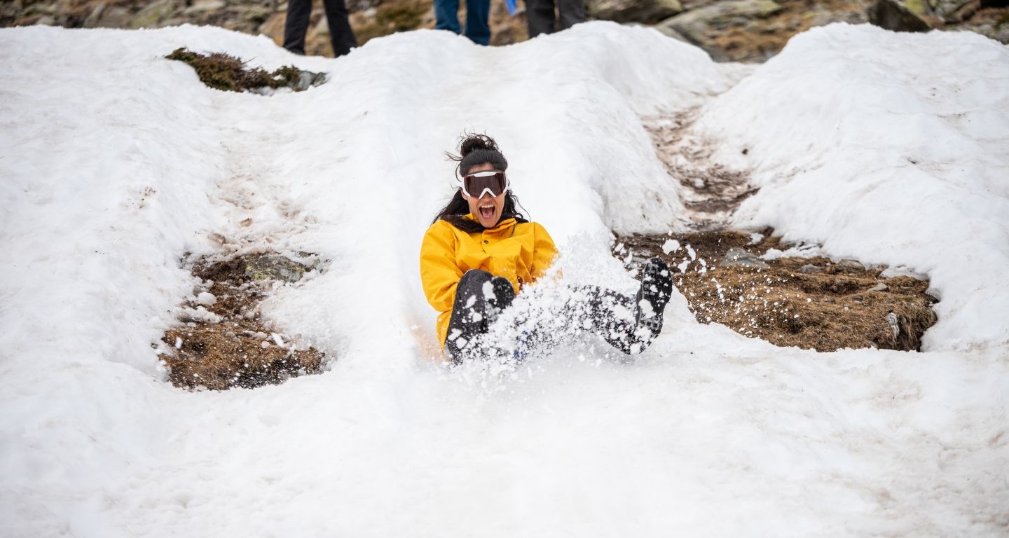 Baixar amb trineu, esquiar, fer ninots de neu o passejar amb raquetes de neu sónalgunes de les activitats que la Xanascatus proposa per gaudir d’aquest hivern Baixar amb trineu, esquiar, fer ninots de neu o passejar amb raquetes de neu sónalgunes de les activitats que la Xanascatus proposa per gaudir d’aquest hivern