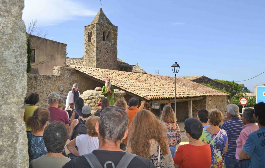 El petit poble de Romanyà de la Selva es troba al cor de les Gavarres marítimes i va marcar l'obra de Rodoreda. El petit poble de Romanyà de la Selva es troba al cor de les Gavarres marítimes i va marcar l'obra de Rodoreda.