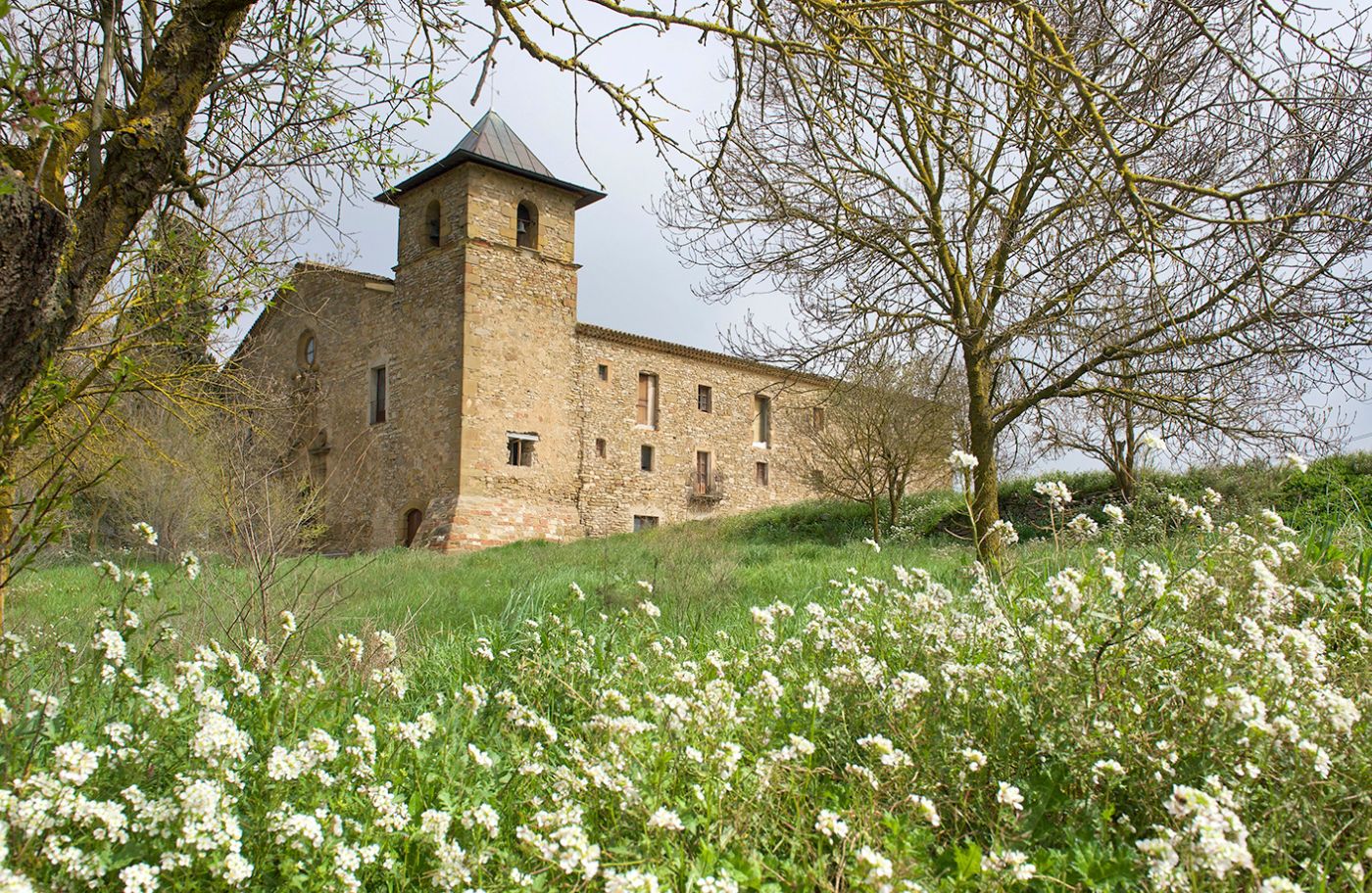 El santuari del Sant Dubte s’aixeca a tocar del nucli d’Ivorra.