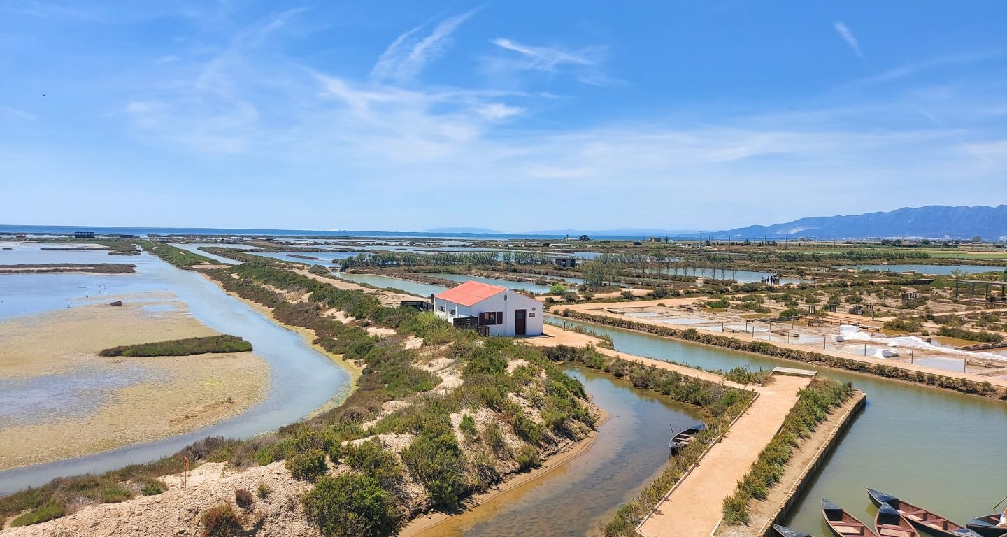 Les vistes des del Mirador 360º de MónNatura Delta Les vistes des del Mirador 360º de MónNatura Delta