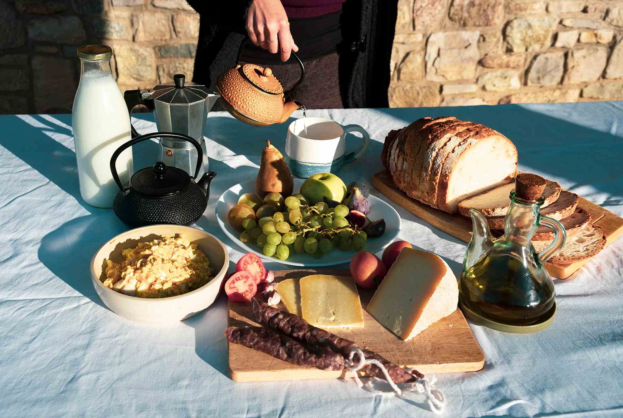 Les persones que s’allotgen a Mas la Sala tenen l’opció d’esmorzar a la masia, consumint productes de proximitat. Les persones que s’allotgen a Mas la Sala tenen l’opció d’esmorzar a la masia, consumint productes de proximitat.
